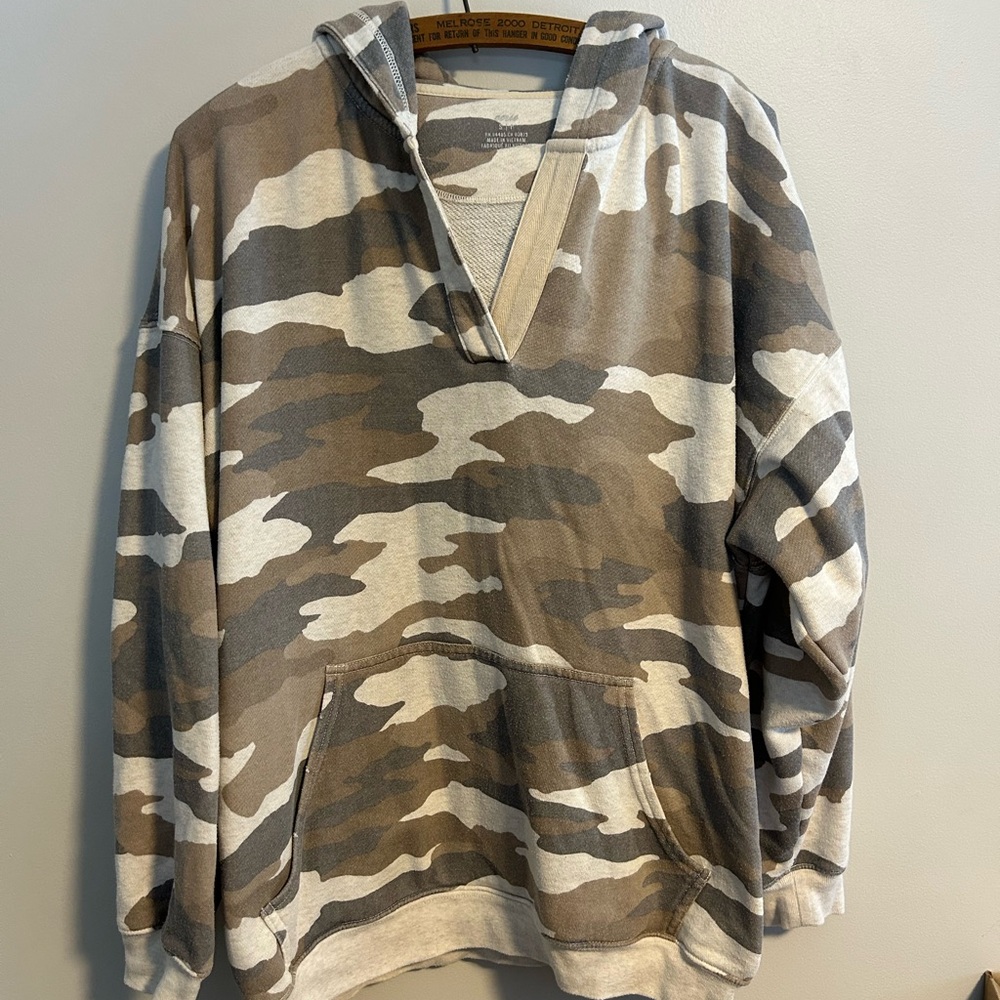 Aerie small brown Camouflage vneck pullover Hoodie sweater
